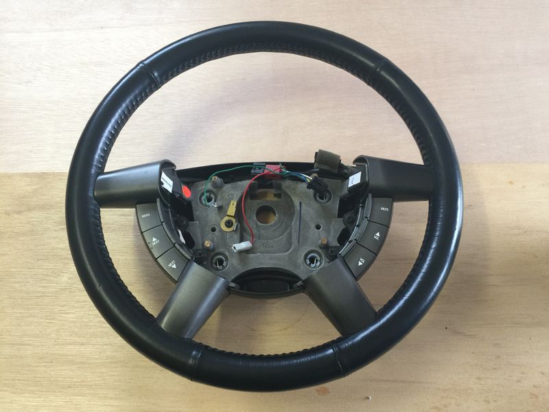 [NSW] VZ Parts Strut Brace, Steering Wheel, Handbrake Cover Just
